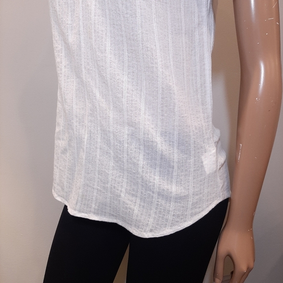 3/$20 VINTAGE AMERICA Sheer Floral Lace Blouse Short Sleeve Keyhole Top - Picture 3 of 10